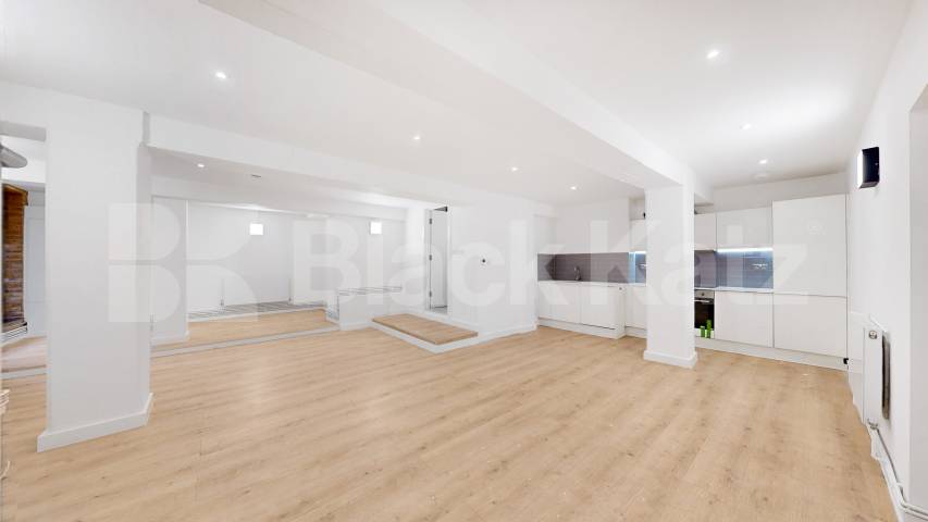  beautifully refurbished live/work one-bedroom apartment, Springfield House lofts - Tyssen Street, Dalston